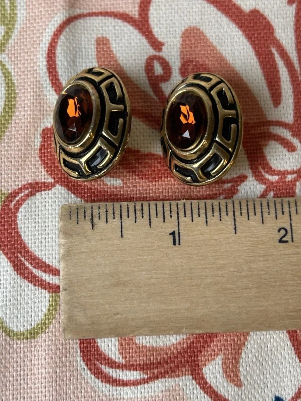 Vtg Chunky Gold Tone Oval Faceted Brown Topaz Colored Glass Clip On Earrings